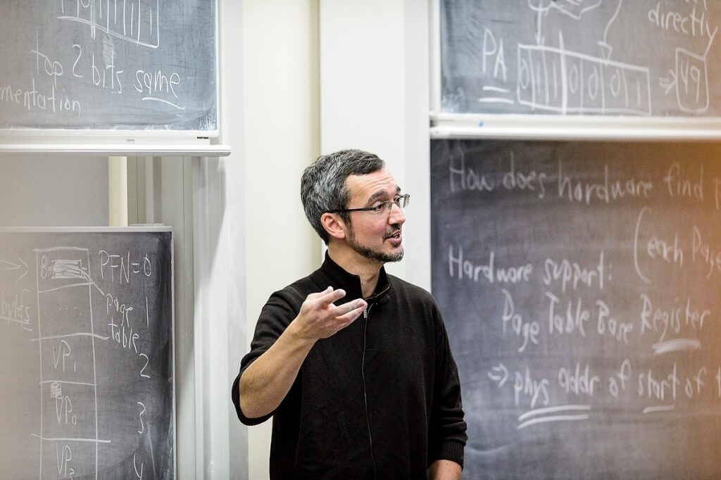 Remzi Arpaci-Dusseau lectures in front of a class
